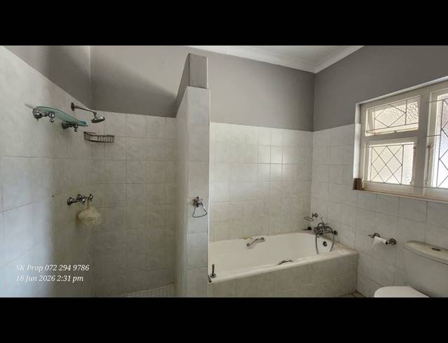4 BEDROOM FREESTANDING FOR SALE IN SCOTTSVILLE